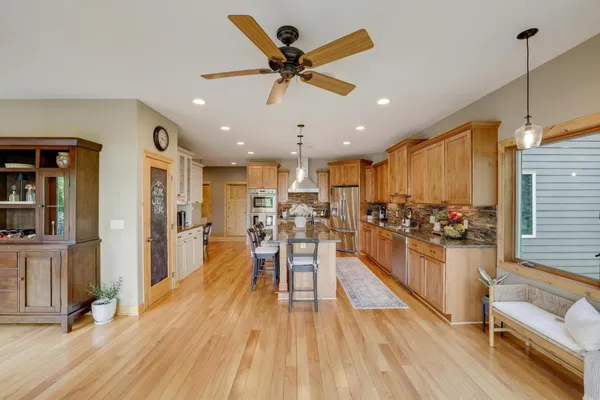 $1,100,000 | W10664 566th Avenue, Prescott, WI 54021