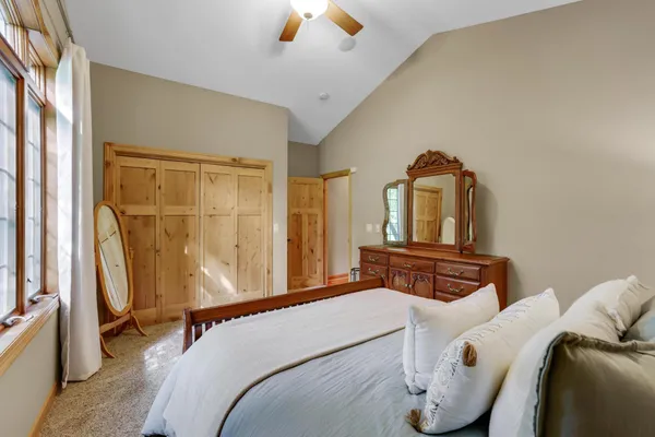 $1,100,000 | W10664 566th Avenue, Prescott, WI 54021