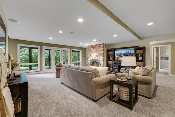 $1,100,000 | W10664 566th Avenue, Prescott, WI 54021