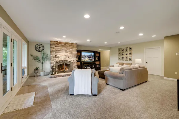 $1,100,000 | W10664 566th Avenue, Prescott, WI 54021