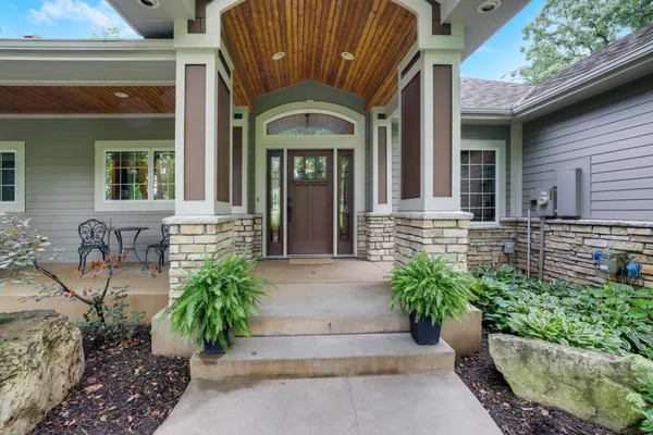 $1,100,000 | W10664 566th Avenue, Prescott, WI 54021