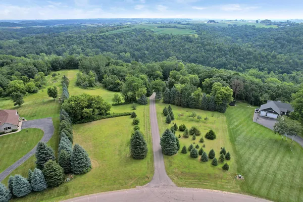 $1,100,000 | W10664 566th Avenue, Prescott, WI 54021