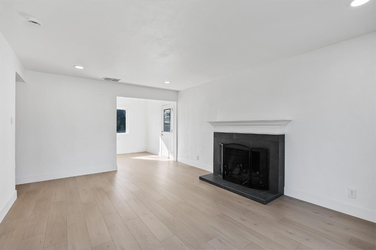 2240 Chase Drive Rancho Cordova, CA 95670 - Photo 5 of 46