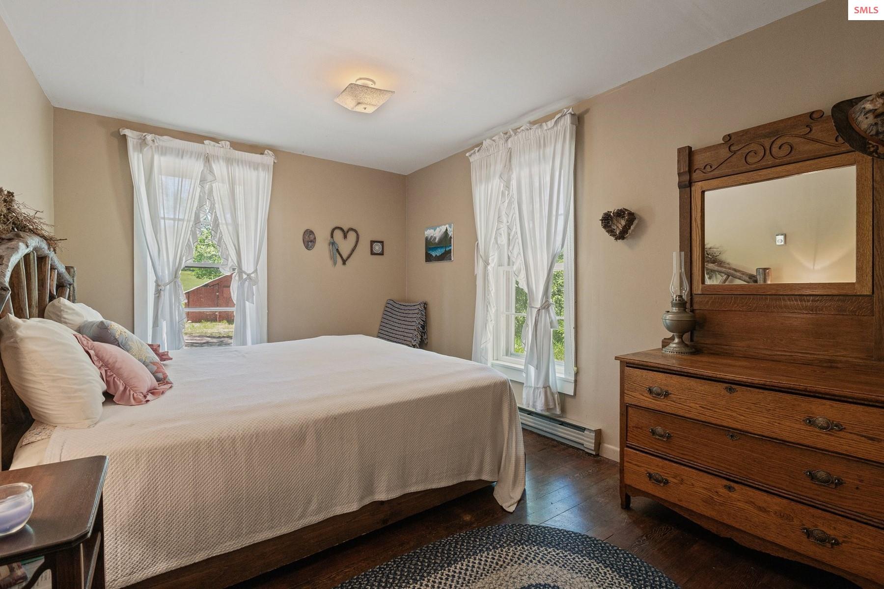 526 Roop Road Cocolalla, ID 83813 - Photo 75 of 100 Guest cabin bedroom #1