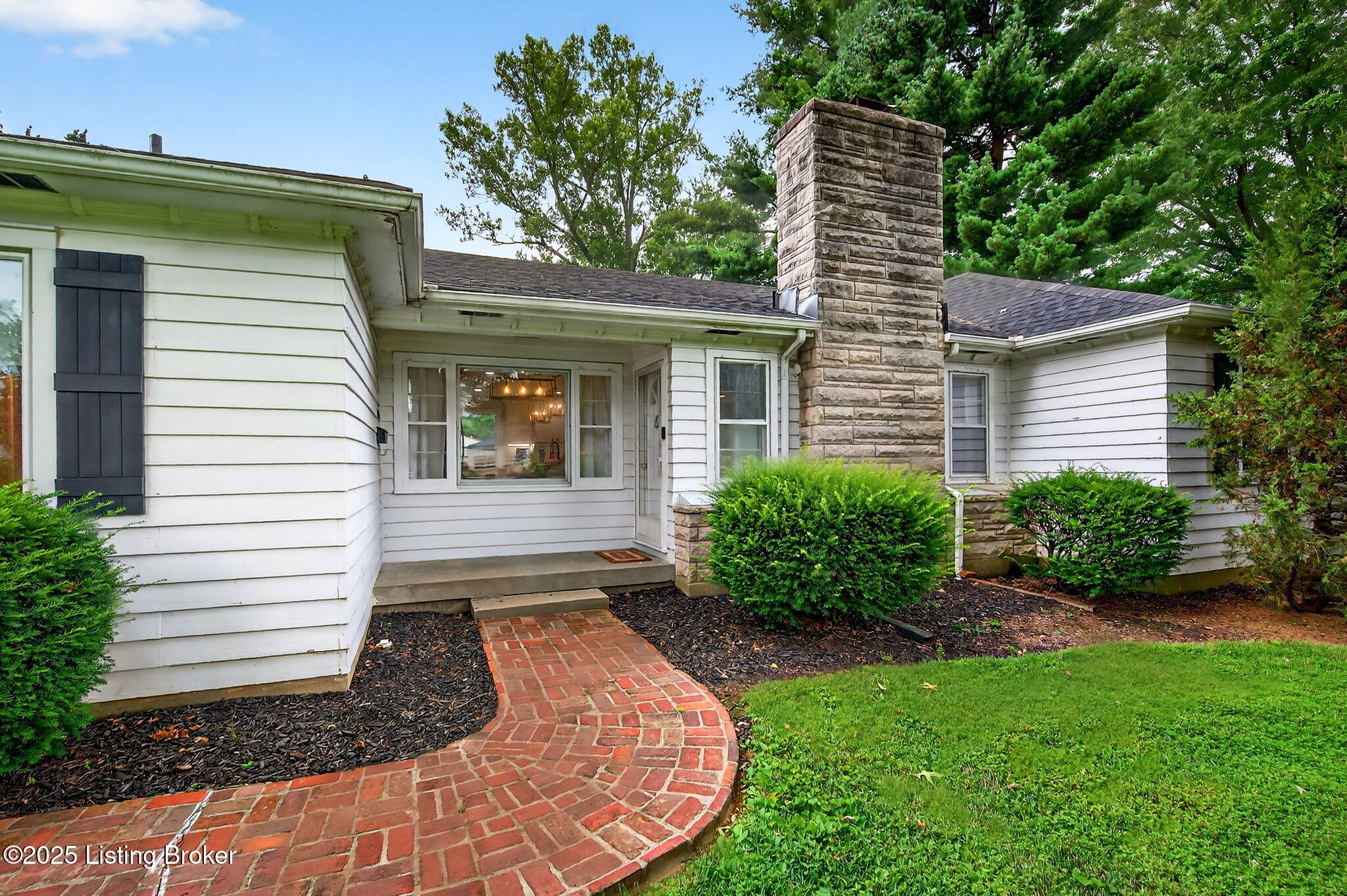 7204 Greenlawn Road Louisville, KY 40222 - Photo 6 of 50 Front of Home