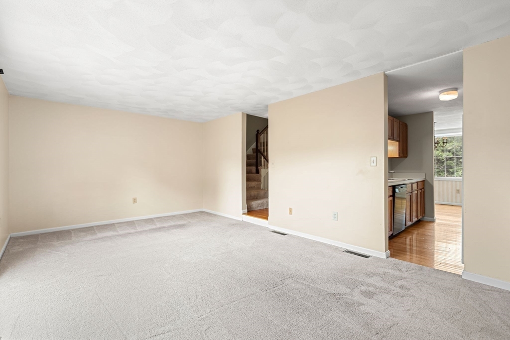144 Patrick Road, Unit 144 Tewksbury, MA 01876 - Photo 5 of 40