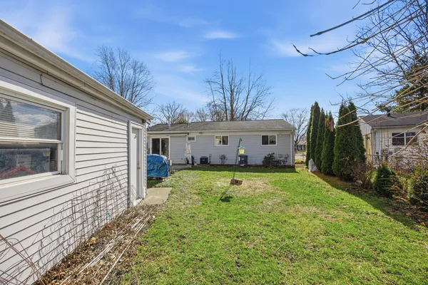 $204,900 | 11002 Buchanan Street, Belleville, MI 48111
