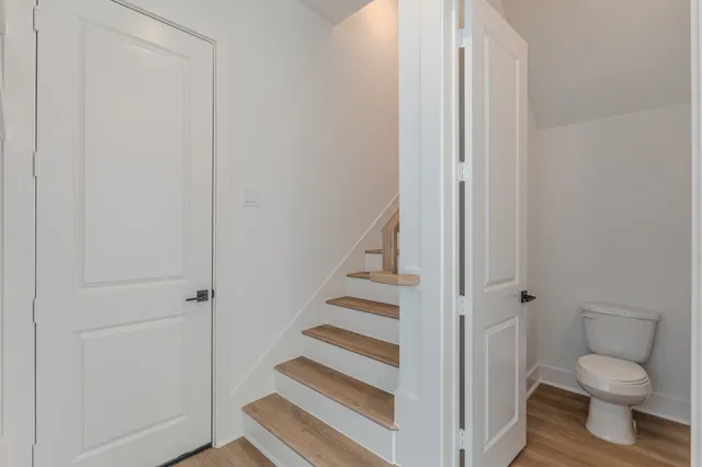 $2,700 | 7707 Inwood Grv Lane, Houston, TX 77088