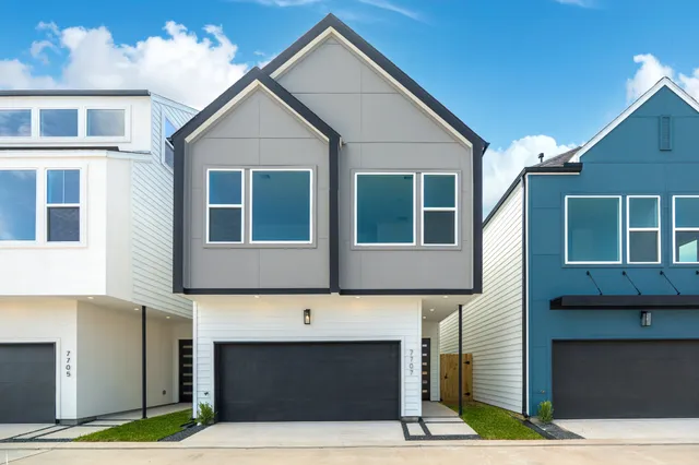 $2,700 | 7707 Inwood Grv Lane, Houston, TX 77088