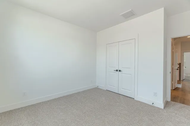 $2,700 | 7707 Inwood Grv Lane, Houston, TX 77088