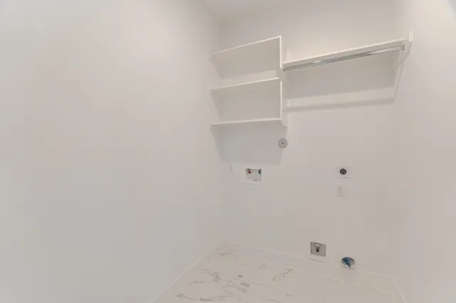 $2,700 | 7707 Inwood Grv Lane, Houston, TX 77088