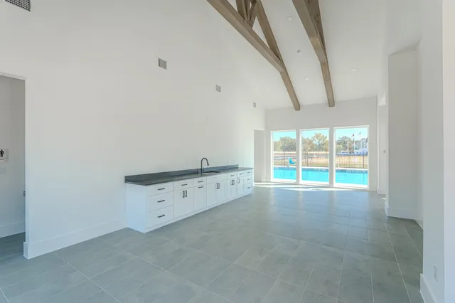 $2,700 | 7707 Inwood Grv Lane, Houston, TX 77088