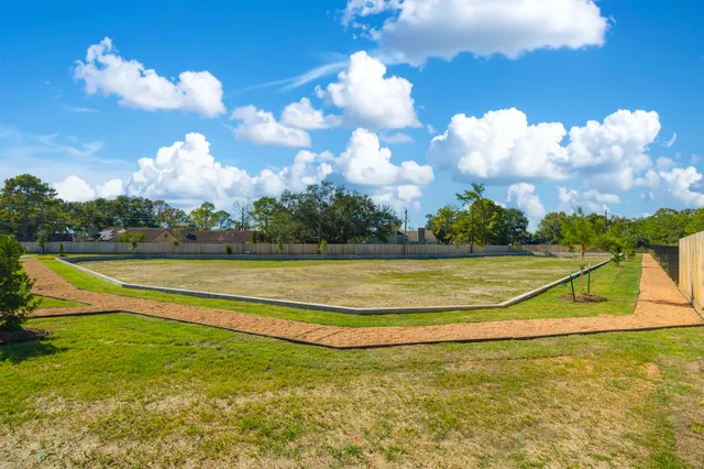 $2,700 | 7707 Inwood Grv Lane, Houston, TX 77088