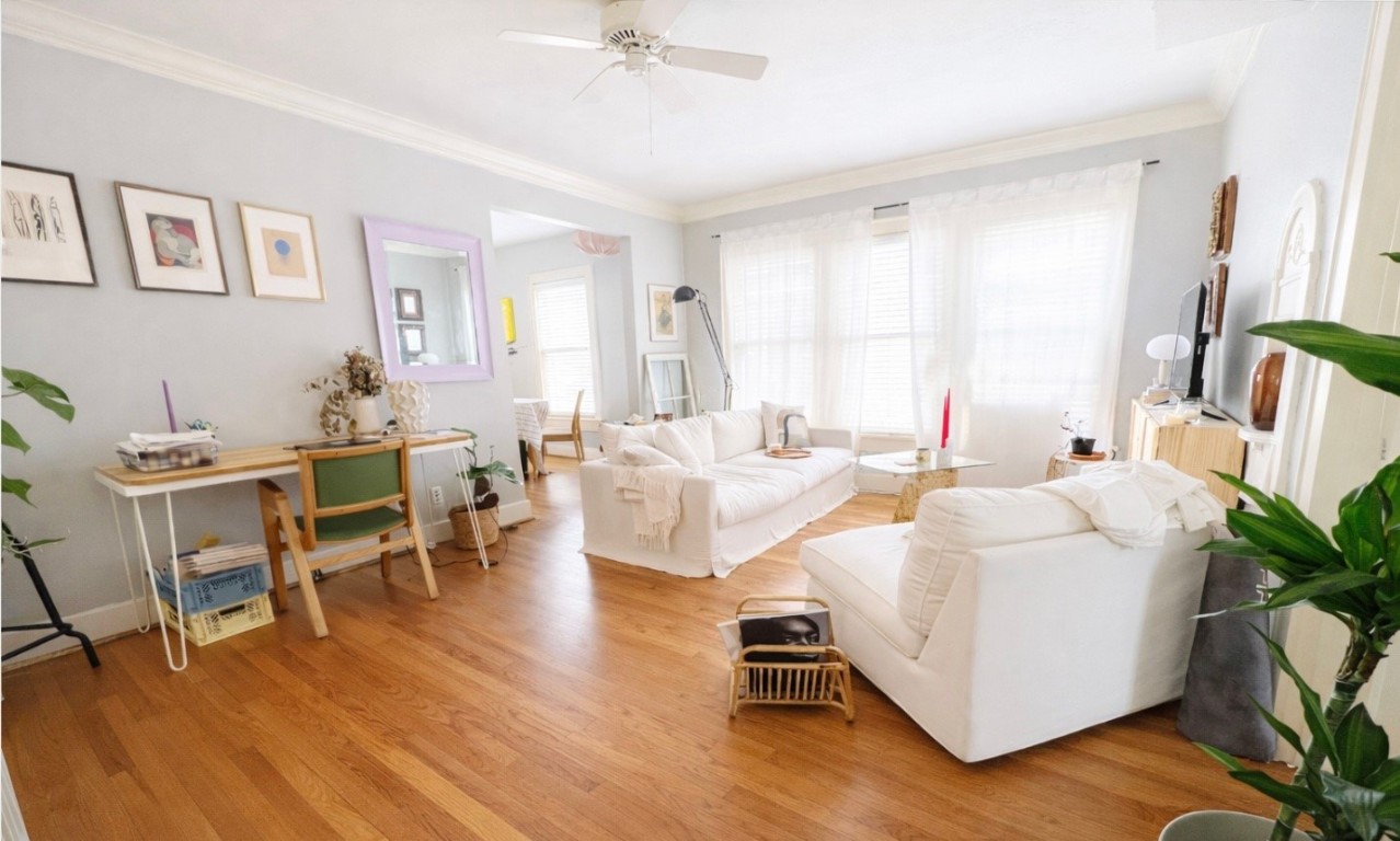 1656 Kipling Street, Unit 4 Houston, TX 77006 - Photo 3 of 11 Spacious second story apartment