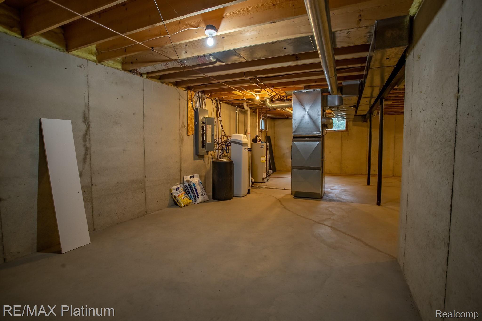 4871 Pratt Road Ann Arbor, MI 48103 - Photo 48 of 67 IMG_7130-HDR.jpg