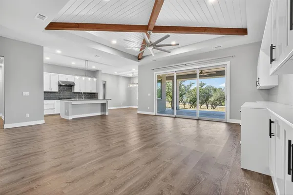 $949,995 | 21603 Thomas Cove, Lago Vista, TX 78645