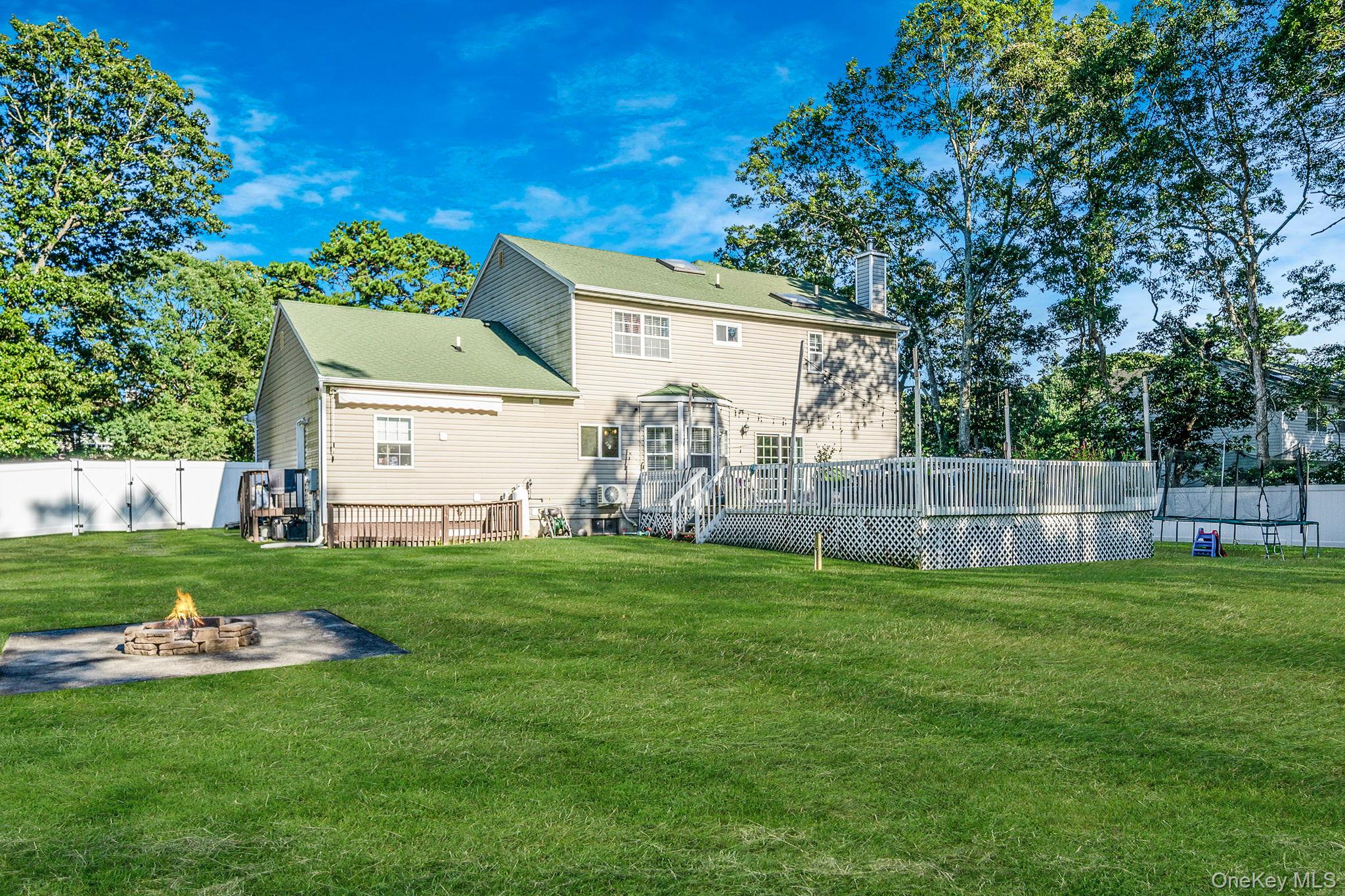 3 Embassy Road Selden, NY 11784 - Photo 43 of 45 Gallery Image 43