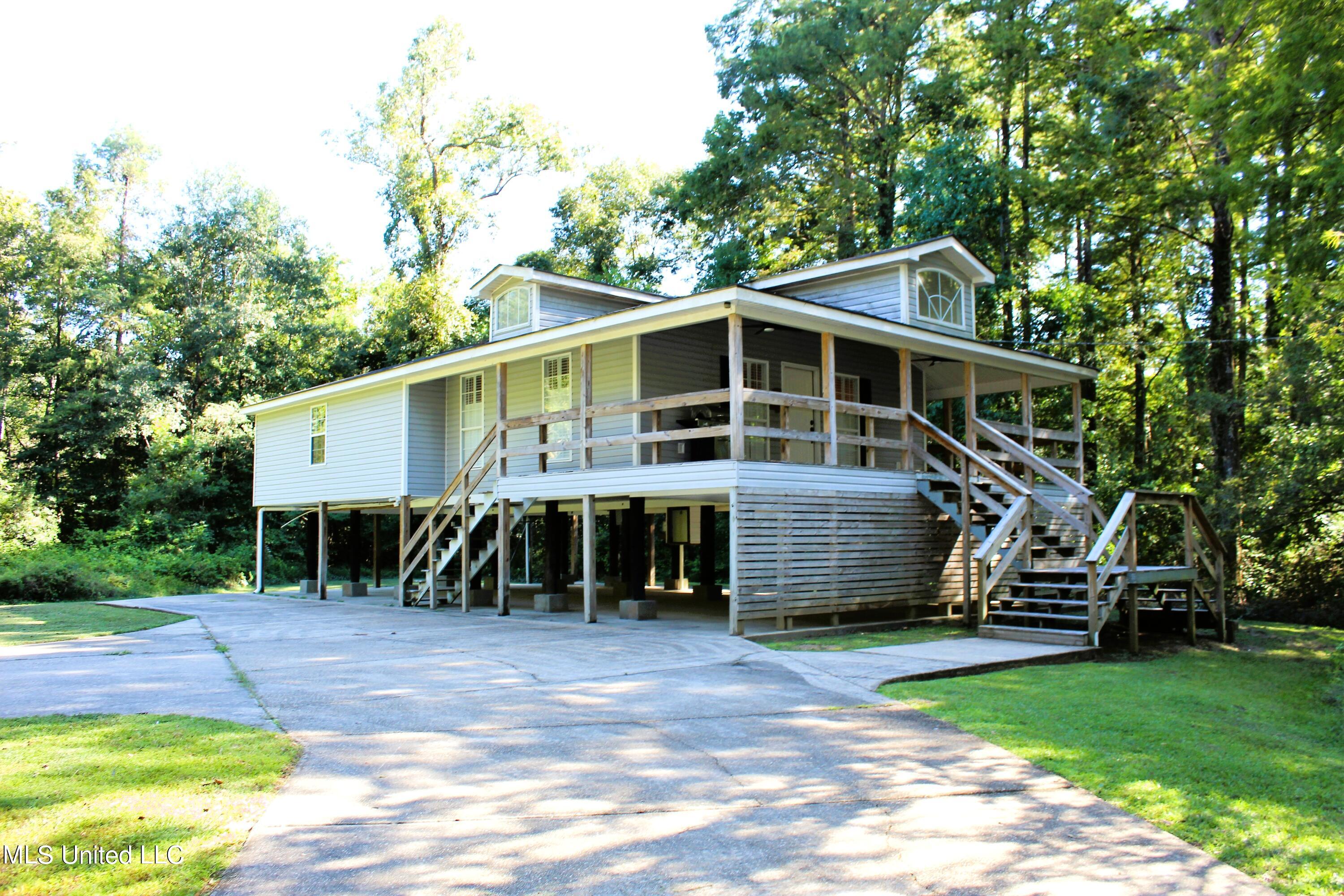 1948 Pascagoula River Road Moss Point, MS 39562 - Photo 2 of 26 IMG_1608