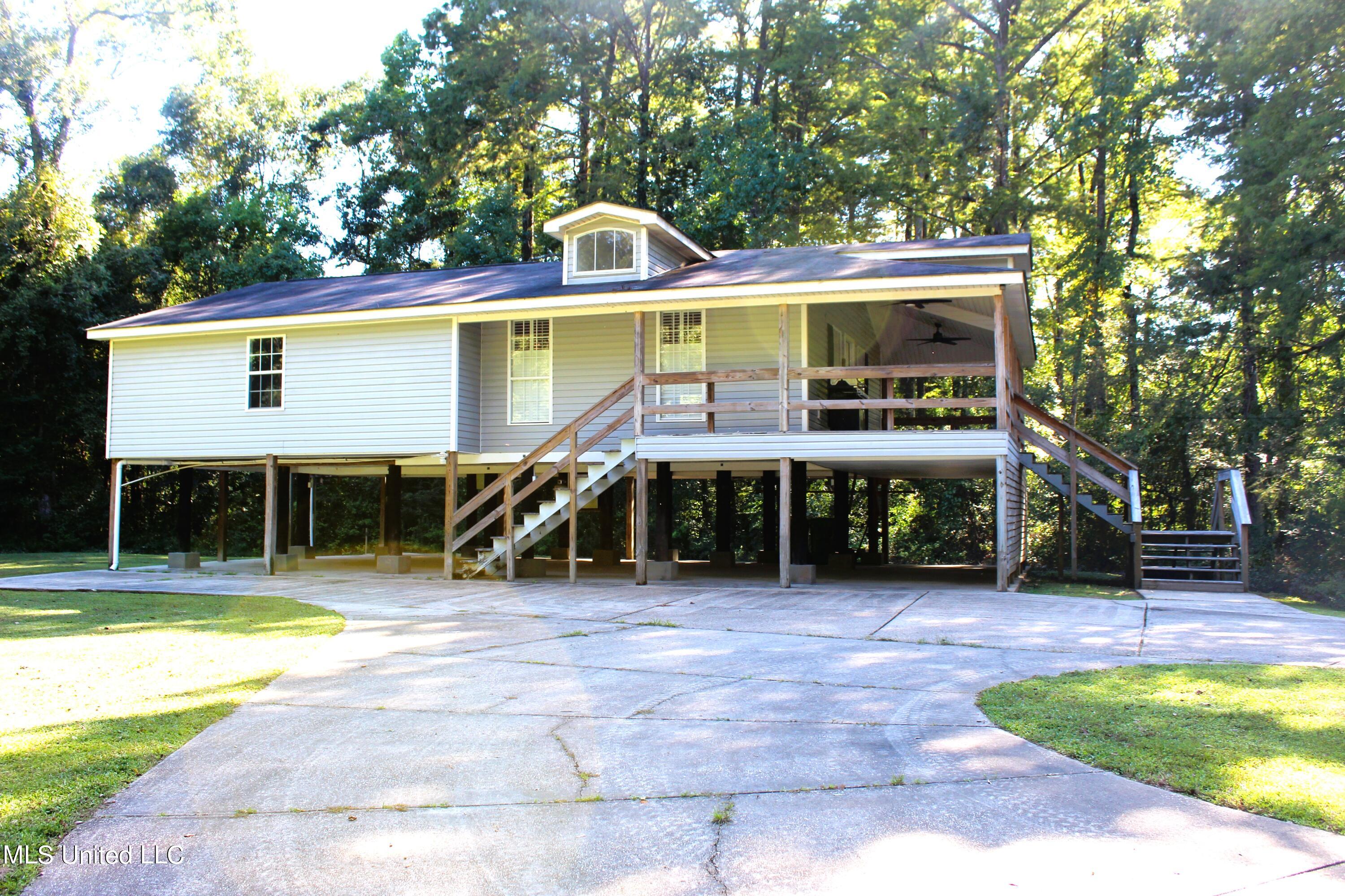 1948 Pascagoula River Road Moss Point, MS 39562 - Photo 3 of 26 IMG_1610