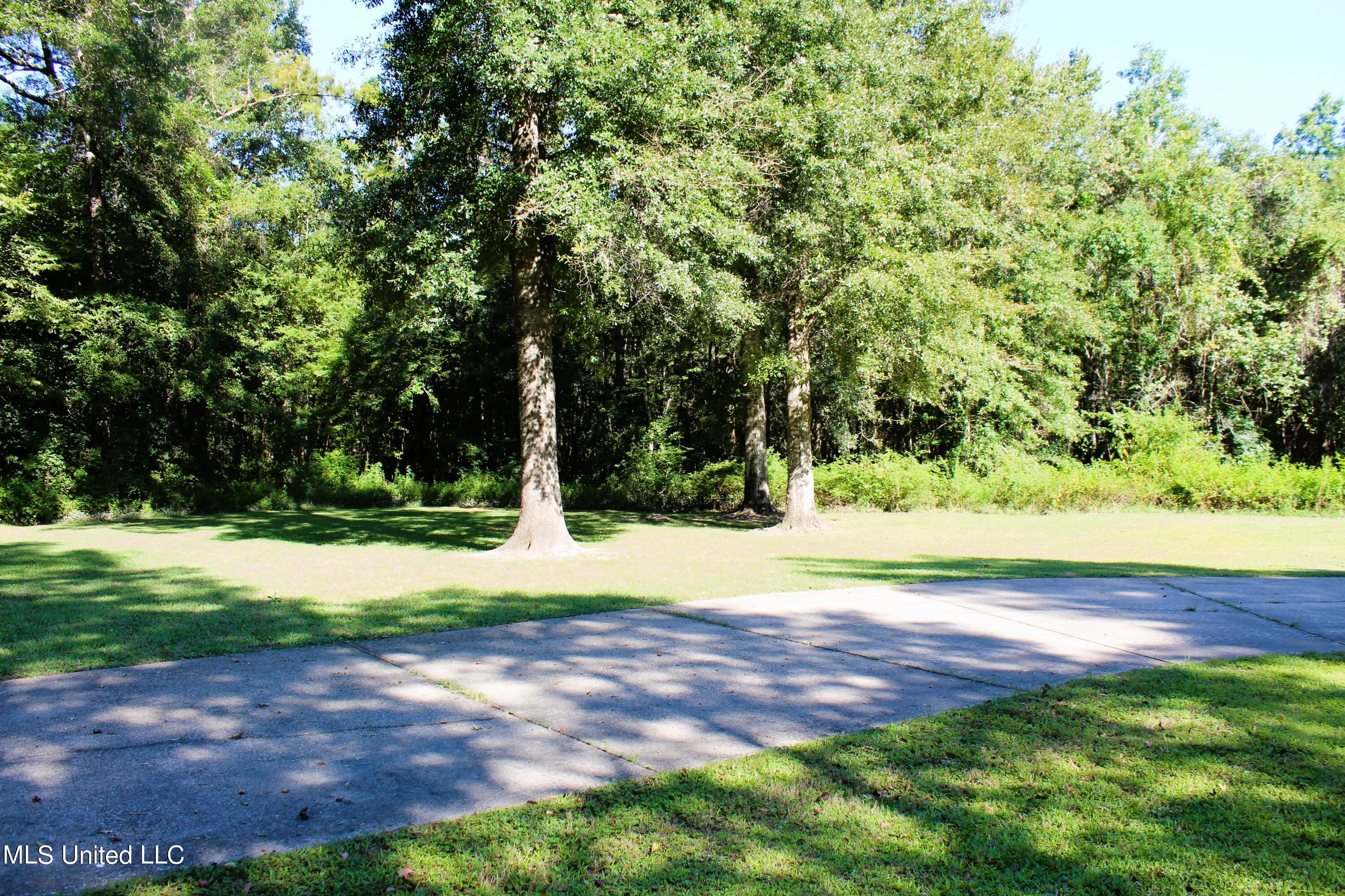 1948 Pascagoula River Road Moss Point, MS 39562 - Photo 7 of 26 IMG_1605