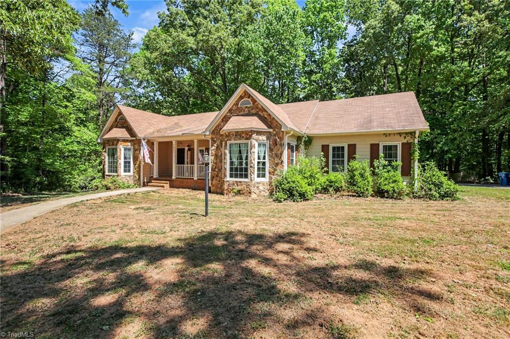 7802 High Meadows Road Greensboro, NC 27455 - Photo 3 of 50