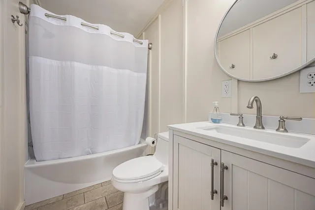 $799,000 | 11987 West Indian Lake Drive, Vicksburg, MI 49097