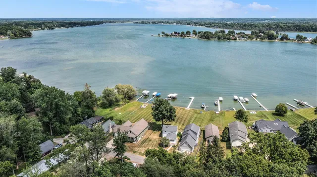 $799,000 | 11987 West Indian Lake Drive, Vicksburg, MI 49097