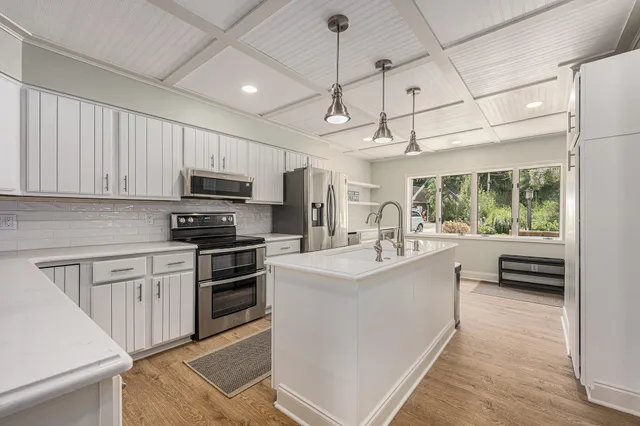 $799,000 | 11987 West Indian Lake Drive, Vicksburg, MI 49097