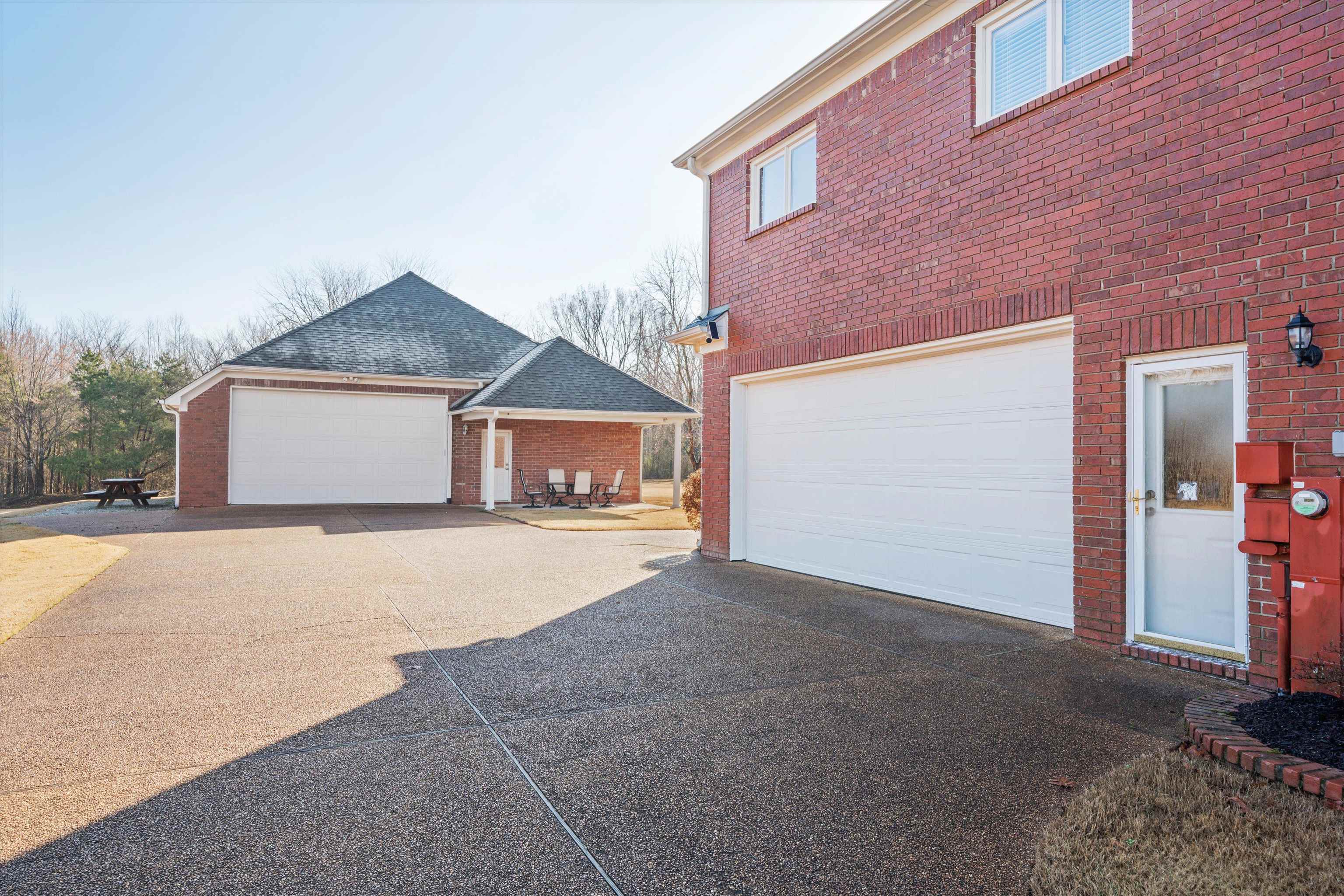 5040 Rowen Oak Road Collierville, TN 38017 - Photo 3 of 36 Gallery Image 3