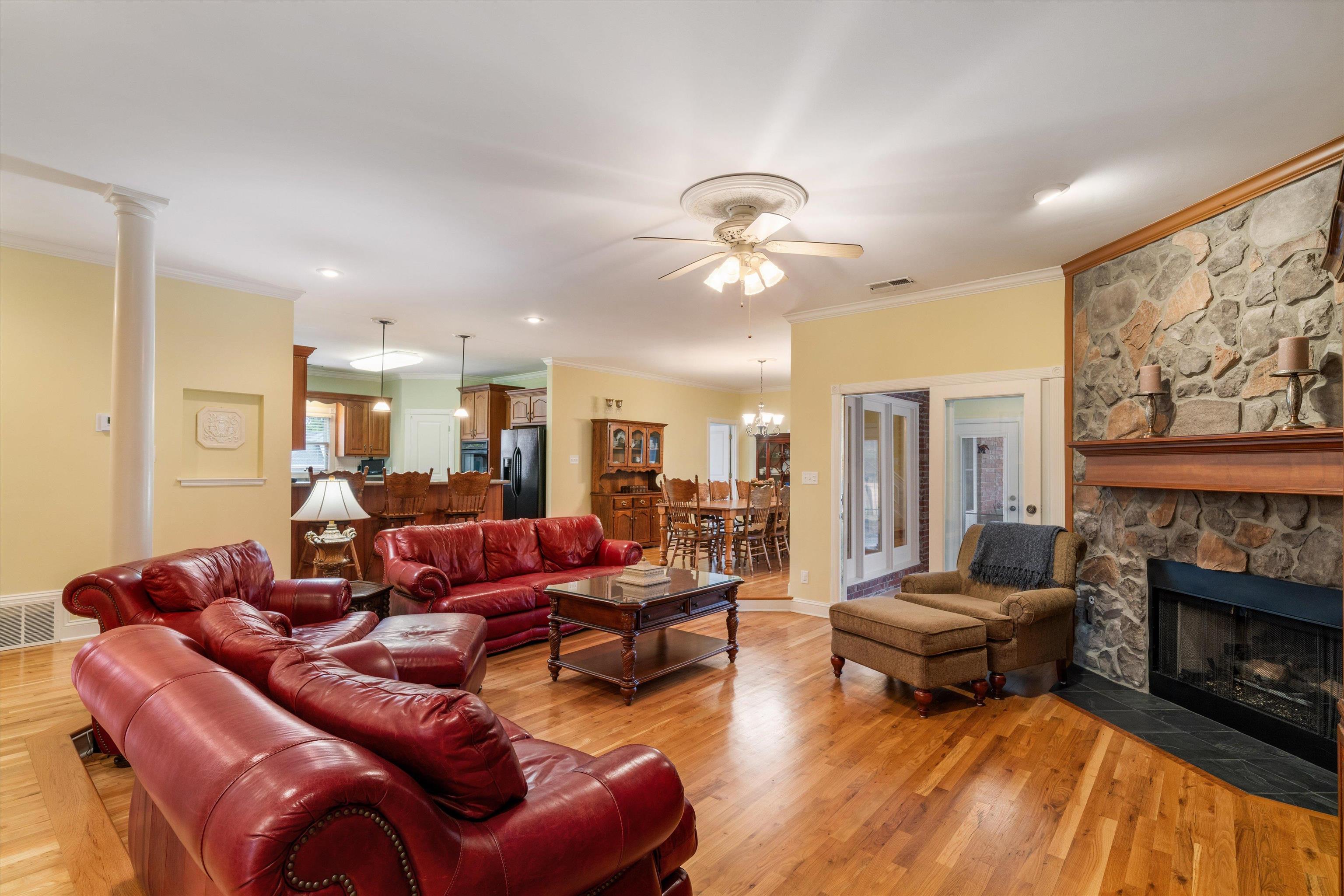 5040 Rowen Oak Road Collierville, TN 38017 - Photo 8 of 36 Gallery Image 8