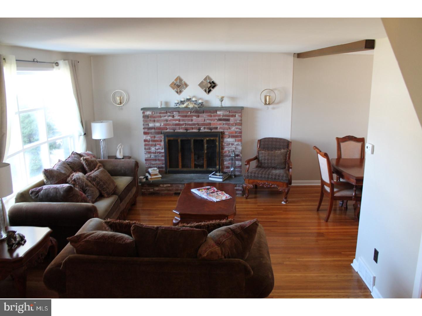 9967 Hardy Road Philadelphia, PA 19115 - Photo 3 of 24 Gallery Image 3