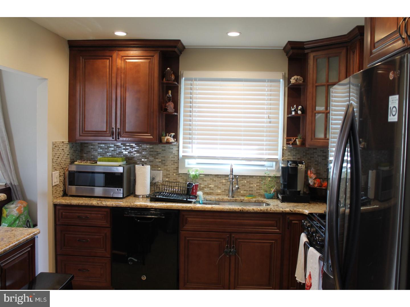 9967 Hardy Road Philadelphia, PA 19115 - Photo 6 of 24 Kitchen