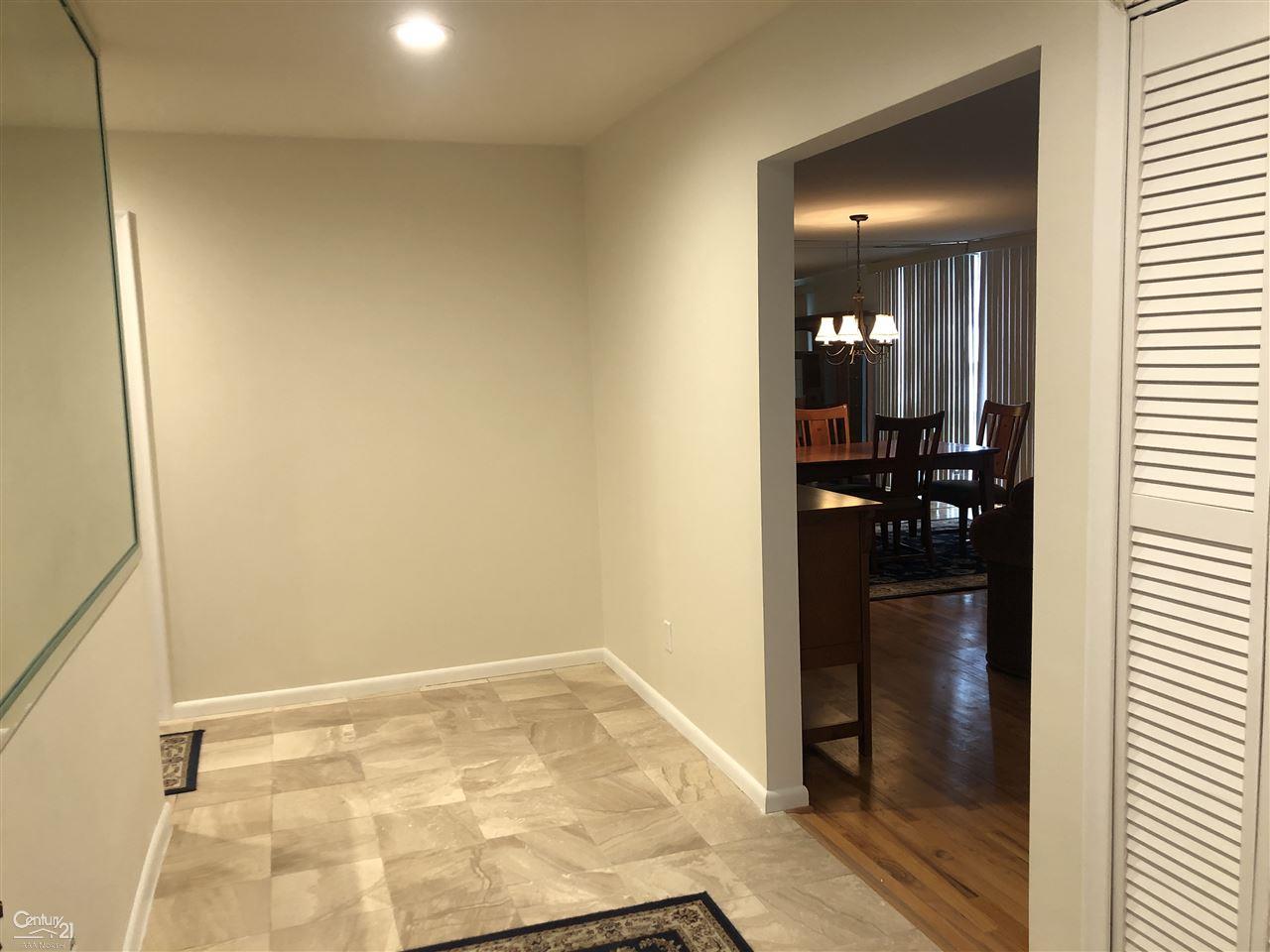 4047 West Maple Road Bloomfield Hills, MI 48301 - Photo 3 of 35