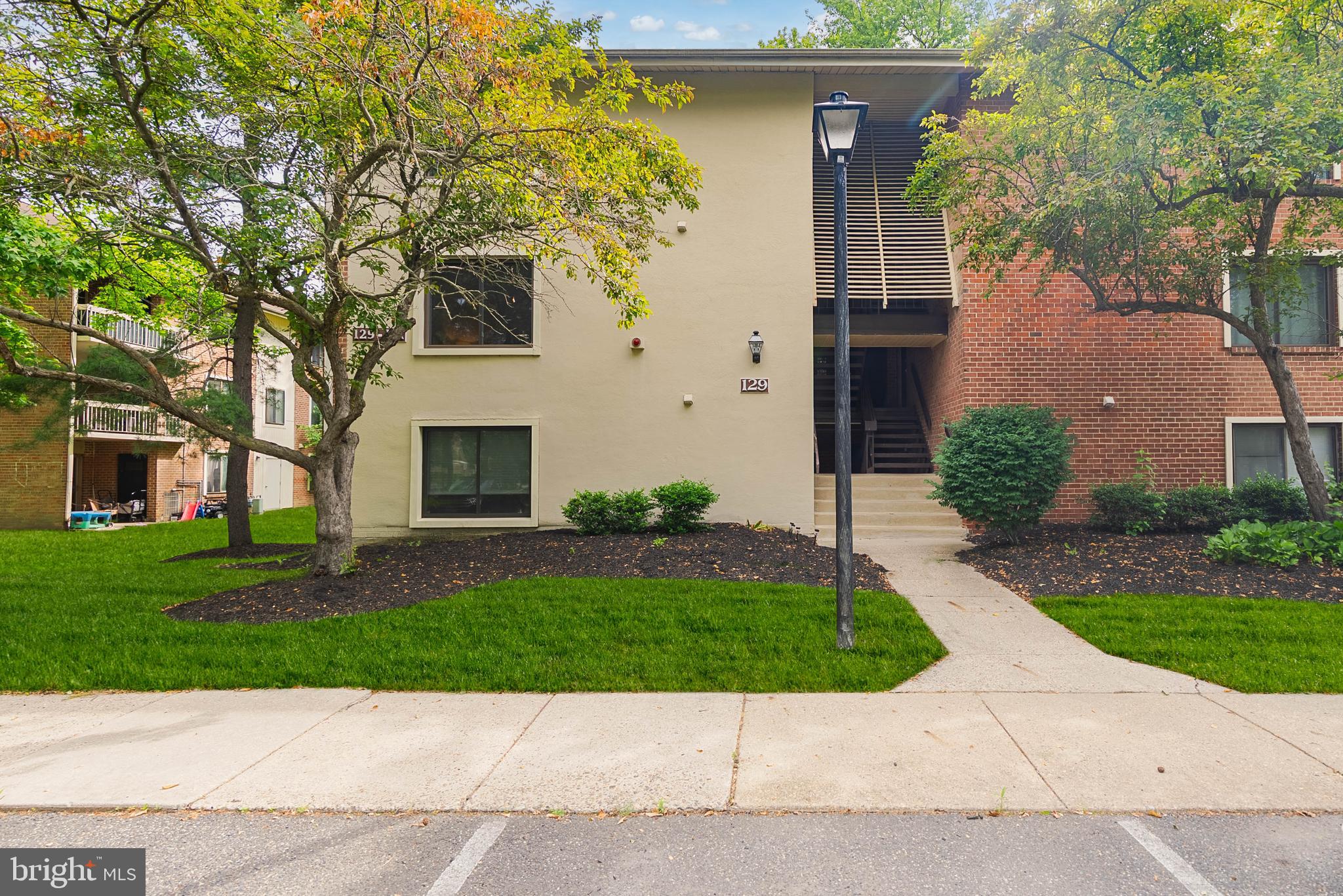 129 Echelon Road Voorhees, NJ 08043 - Photo 2 of 24