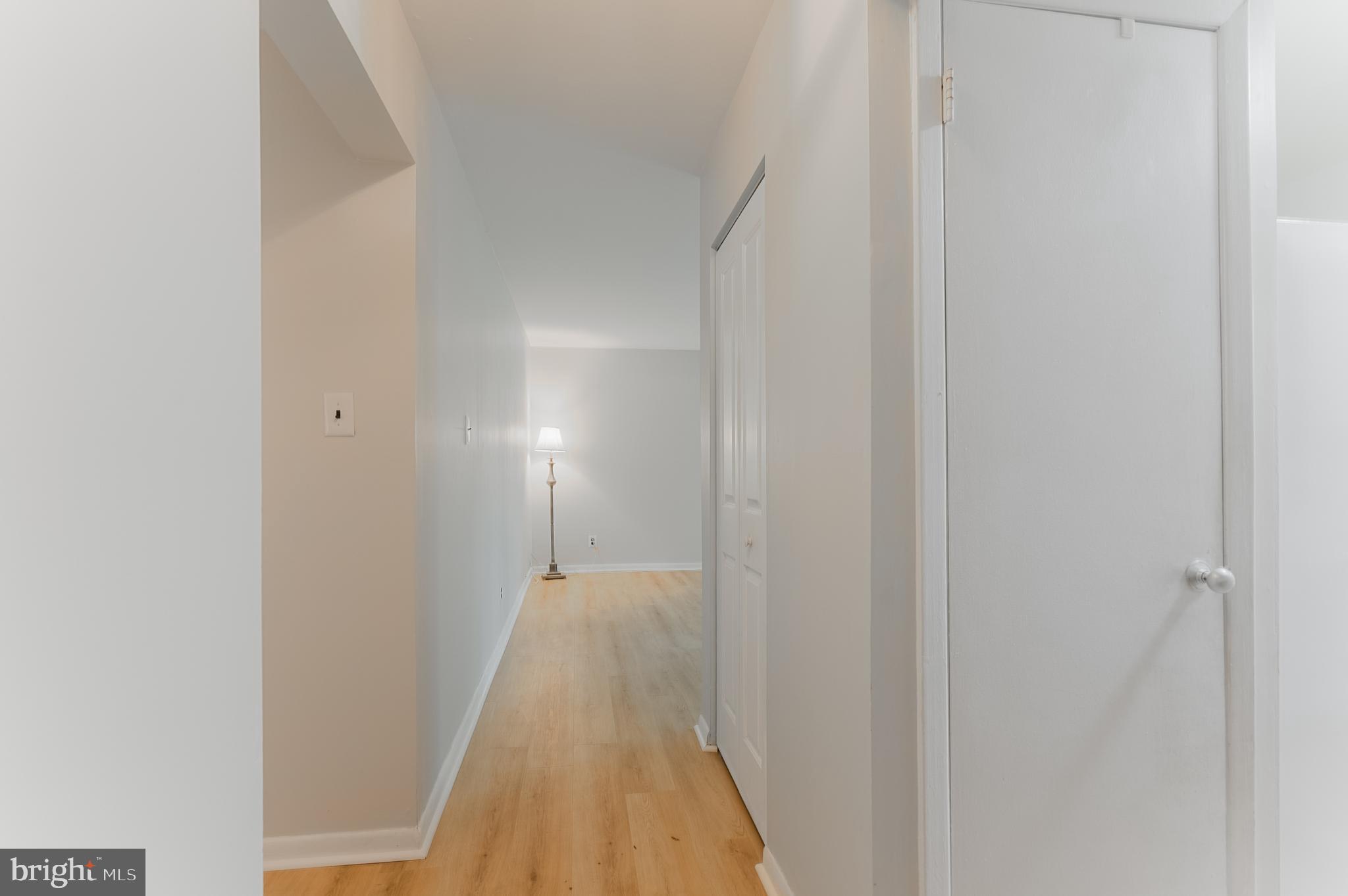 129 Echelon Road Voorhees, NJ 08043 - Photo 5 of 24 foyer