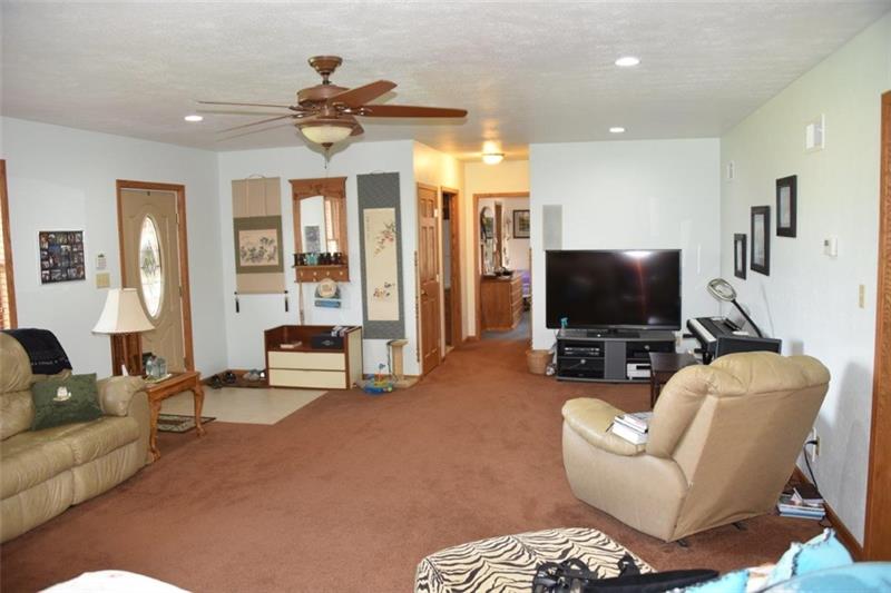 1366 Deerfield Road Washington, PA 15301 - Photo 9 of 25