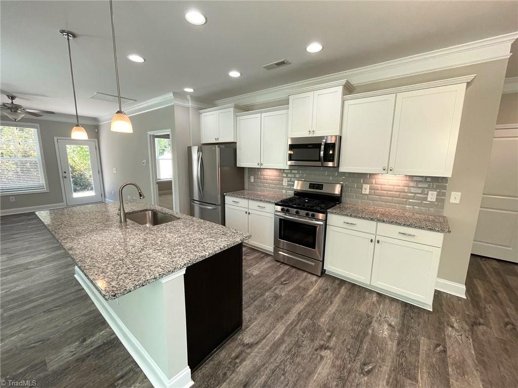 830 Riley Lane Greensboro, NC 27455 - Photo 5 of 24