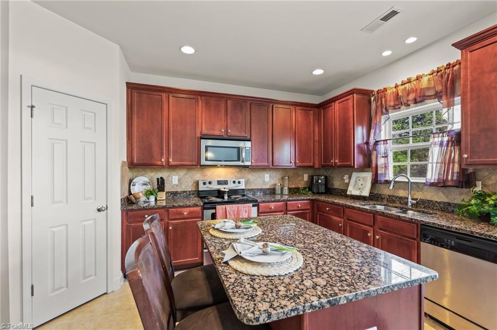 3532 Sagedale Court High Point, NC 27265 - Photo 15 of 41
