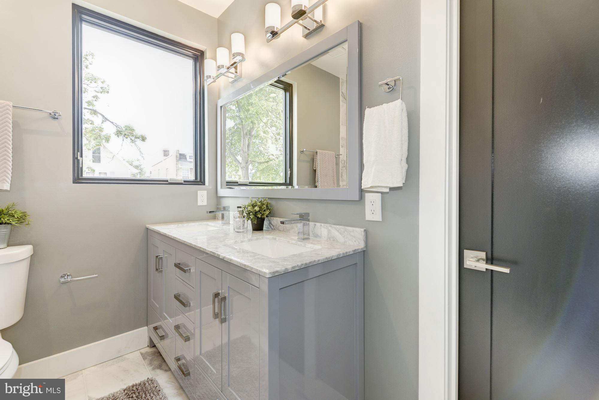 310 V Street Northeast, Unit 2 Washington, DC 20002 - Photo 7 of 22 Bath