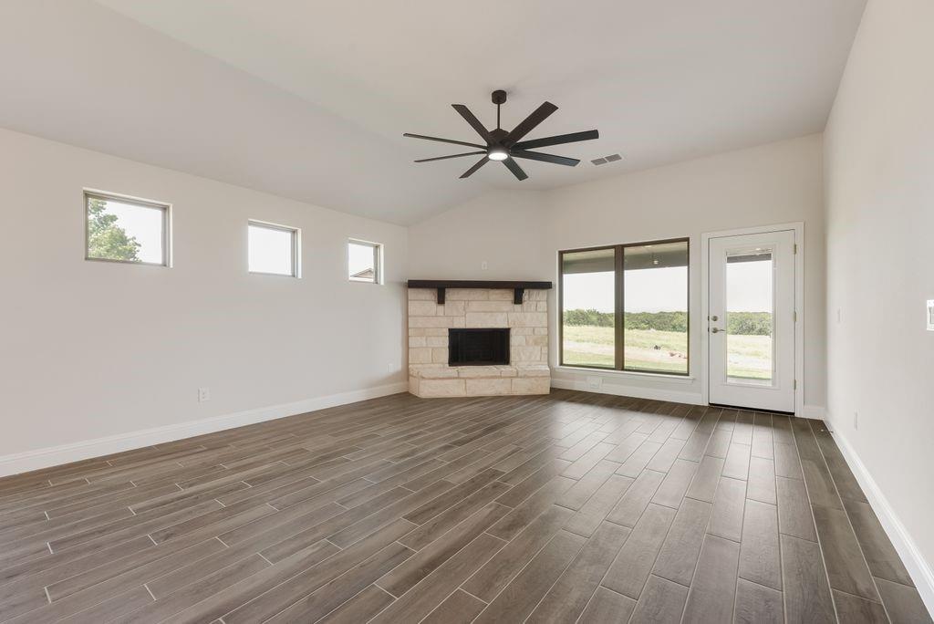 816 Sanders Road Whitesboro, TX 76273 - Photo 9 of 34
