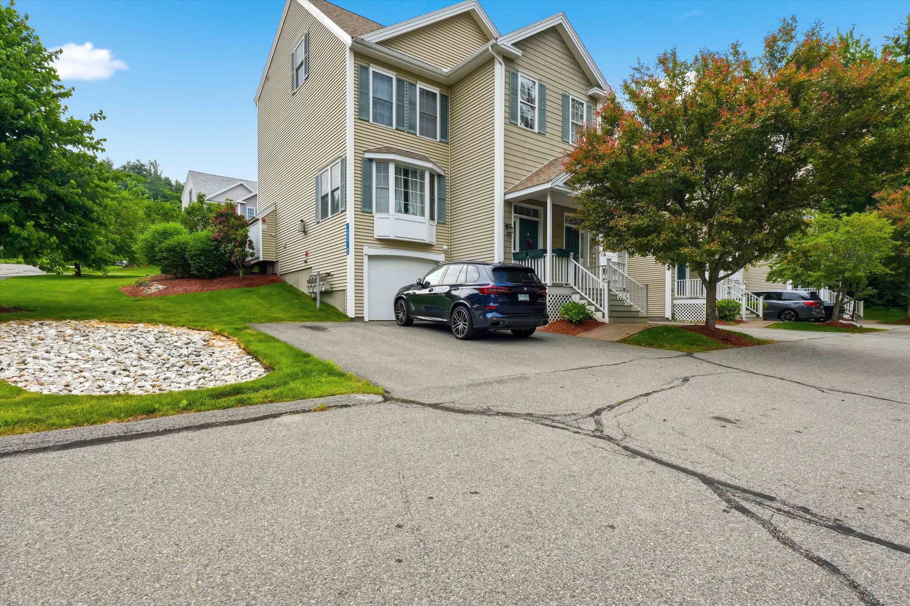 3 Georgetown Drive, Unit 3 Nashua, NH 03062 - Photo 4 of 34