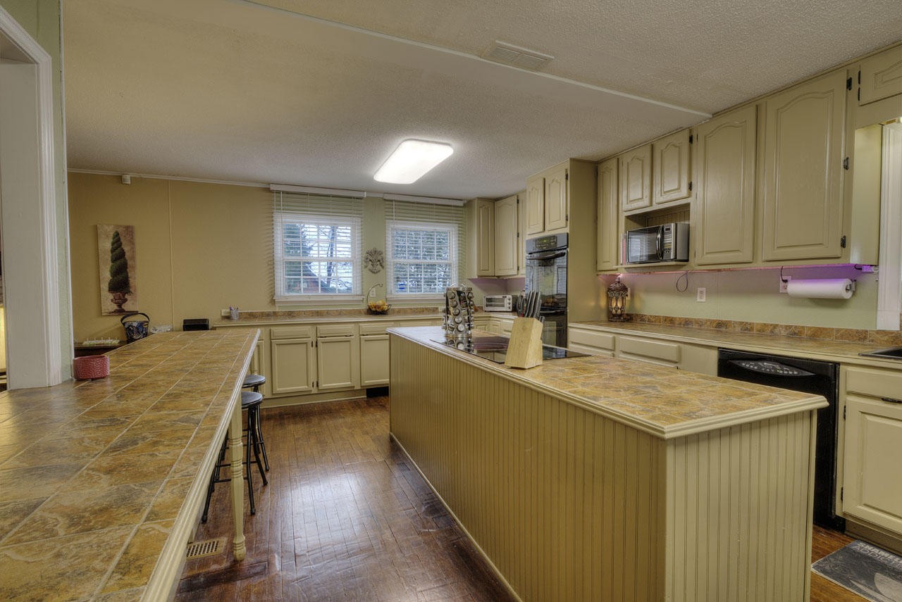 236 Dunsmore Road Lenoir City, TN 37771 - Photo 7 of 38 Gallery Image 7