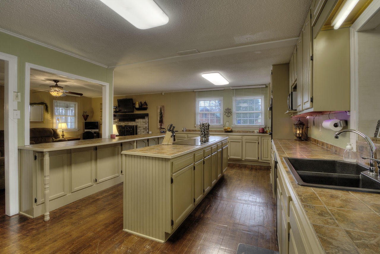 236 Dunsmore Road Lenoir City, TN 37771 - Photo 10 of 38 Gallery Image 10