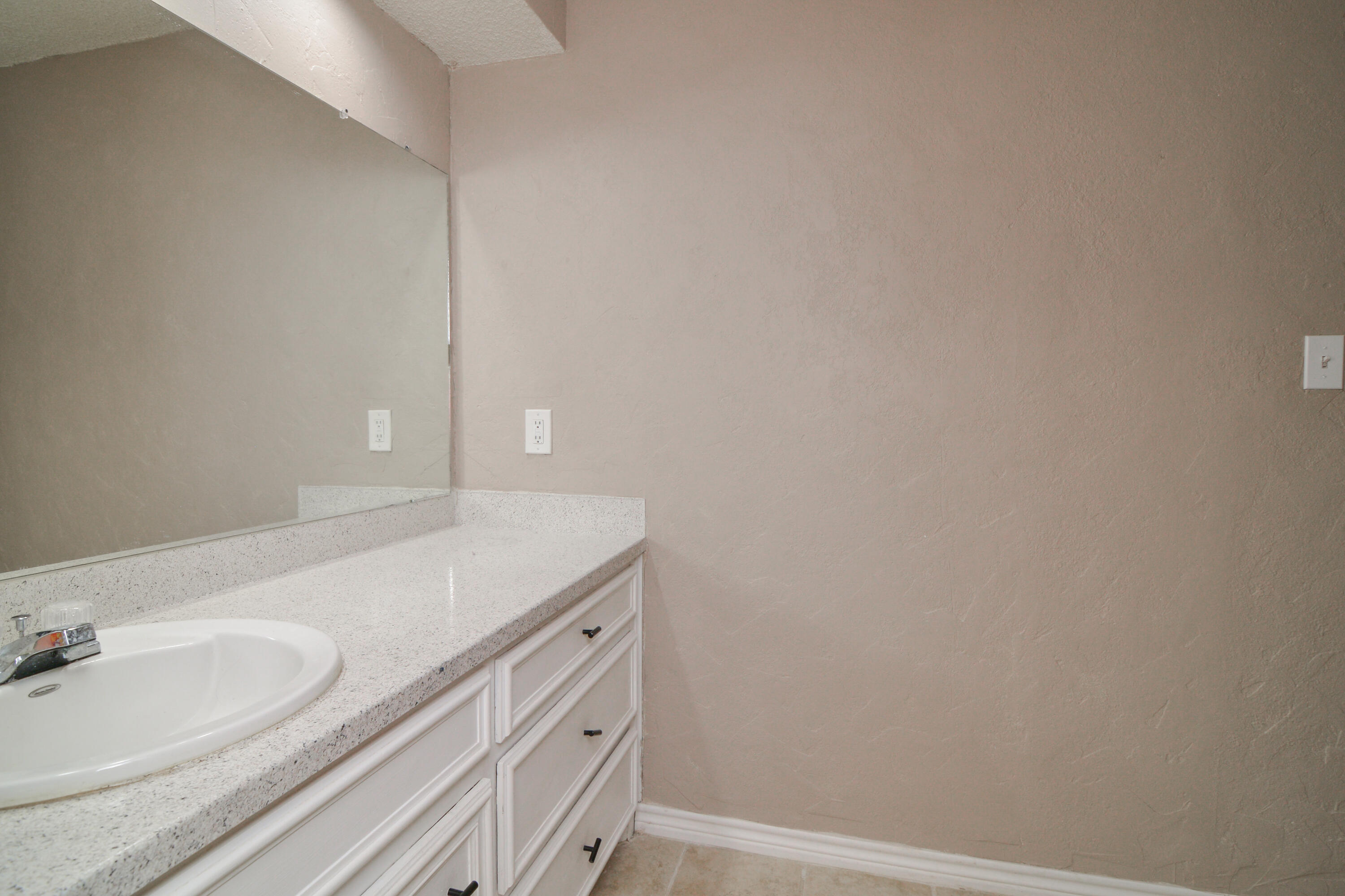 2103 77th Street Lubbock, TX 79423 - Photo 23 of 39 2103 77th St-23