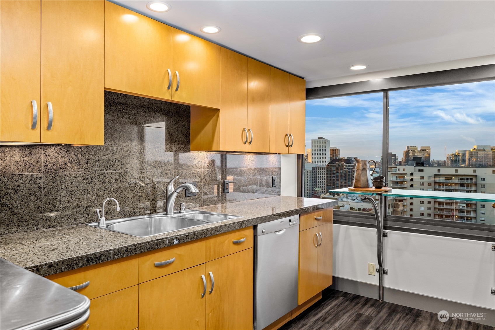 1120 Spring Street, Unit 1602 Seattle, WA 98104 - Photo 11 of 31 Gallery Image 11
