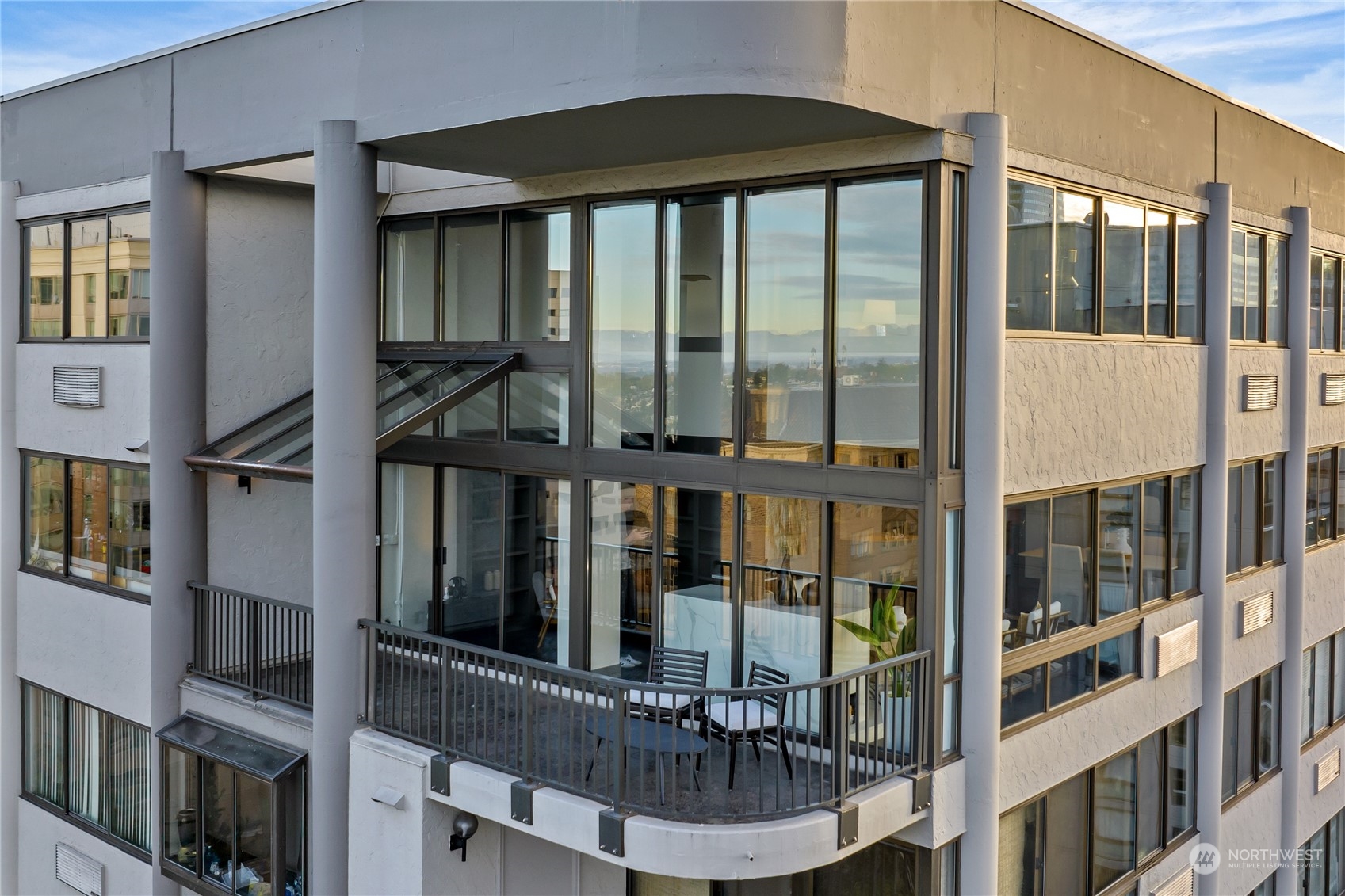 1120 Spring Street, Unit 1602 Seattle, WA 98104 - Photo 27 of 31 Gallery Image 27