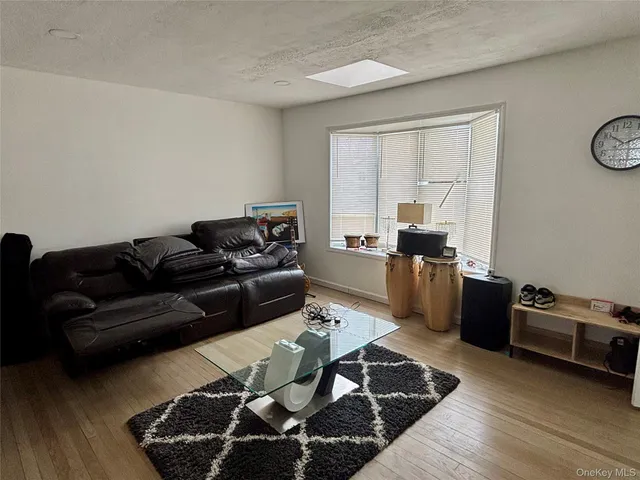 $839,900 | 361 South 16th Street, Lindenhurst, NY 11757