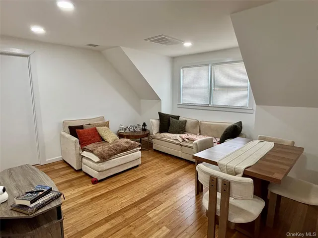 $839,900 | 361 South 16th Street, Lindenhurst, NY 11757