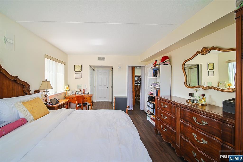 38 Moonachie Road, Unit 402 Hackensack, NJ 07601 - Photo 18 of 27
