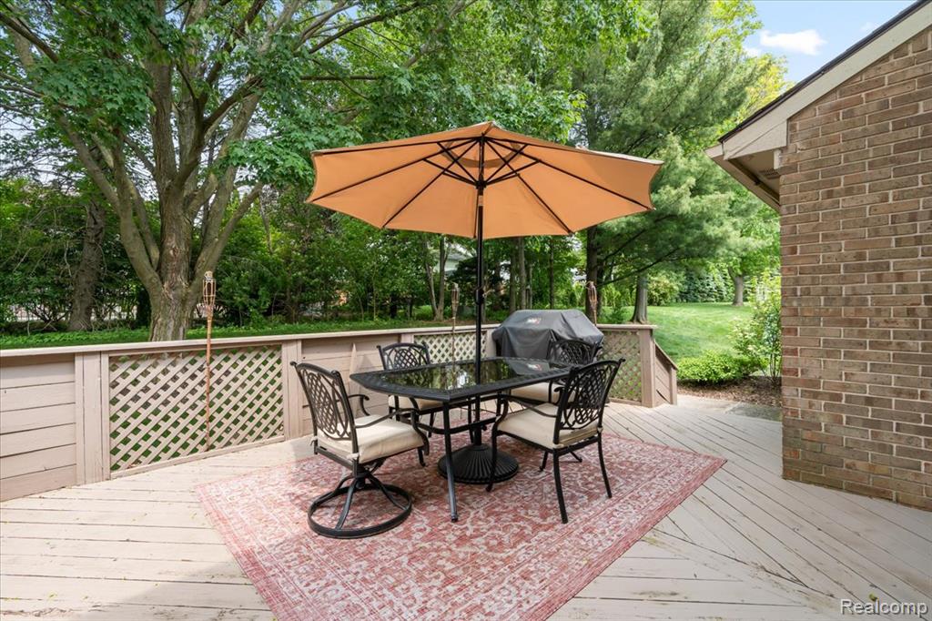42266 Waterfall Road Northville, MI 48168 - Photo 32 of 35